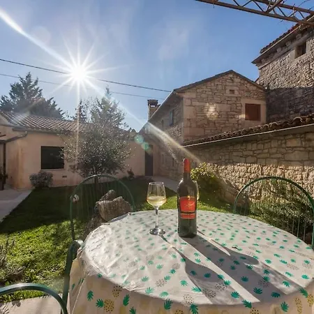 Apartment Apartman Vrh