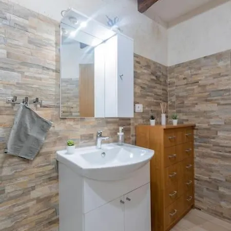 Apartman Vrh *