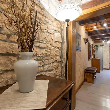 Apartment Apartman Vrh