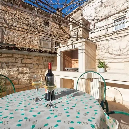 Apartment Apartman Vrh Sveti Petar u Sumi